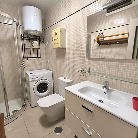 Close Fanabe Apartment *